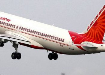 १६५ भारतीय बोकेर फर्कियो एयर इण्डिया