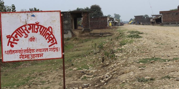 कोरोना संक्रमित बढेसँगै बाँकेको नरैनापुरलाई निषेधित क्षेत्र घोषणा