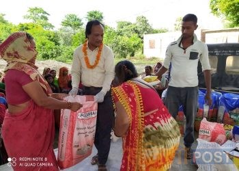 सुकुम्बासी बस्तीमा अन्नका लागि त्राहिमान अन्नदाता चौधरी र कर्माचार्यको ब्यापक चर्चा