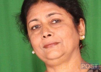 सिरहाको मुख्य नाका ठाड़ीबाट भारत प्रवेश गर्न लागेकी सांसद सरिता गिरीलाई सुरक्षाकर्मीले फर्काए