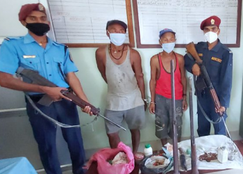 सिरहामा बन्दुक सहित २ जना पक्राउ