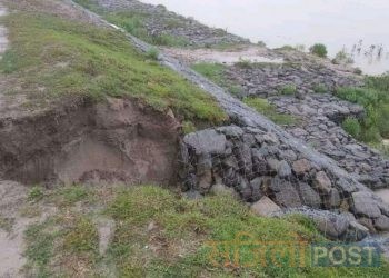 सप्तरीमा खाँडो नदीको बाढीले तीन वडा डुबानमा