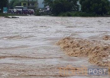 महोत्तरी जिल्लाको आधा दर्जनभन्दा बढी खोलामा बाढी दर्जन भन्दा बढी गाउँ जोखिममा