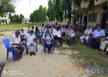 लहान नगर पालिकाले अबैधानिक रुपले आधार भुत शिक्षक लाई सरुवा गरेको भन्दै गरे पत्रकार समेलन