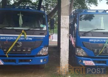 जनता समाजवादी पार्टीका संघीय सांसद राजेन्द्र महतोद्वारा जनकपुरधाम उपमहानगरलाई २ वटा पानी ट्याङकर प्रदान