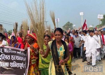 सर्लाही सदरमुकाम मलङ्गवामा प्रहरी र काँग्रेसका कार्यकर्ताबीच झडप,डिएसपी सहित ४० बढी प्रहरी घाइते