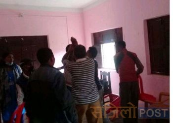 सप्तरीको छिन्नमस्ता गाँउपालिकामा एक वाडा अध्यक्ष र सेबाग्राही बिच कार्यलाईमै कुटाकुट