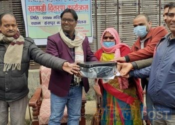 नेपाल पत्रकार महासंघ धनुषा शाखालाई  ४ लाख मुल्य बरारबरका विभिन्न सामग्रीहरु प्रदान