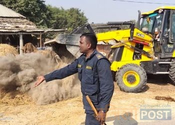 विसनपुर–बोदे बरसाईन–स्वर्णपट्टी सडक खण्डको ठाउँ–ठाउँमा गरेको अतिक्रमणका कारण दुर्घटना बढेपछि नगरपालिका र प्रहरी प्रशासन द्वारा खाली गराउने कार्य सुरु(फोटो फिचर)