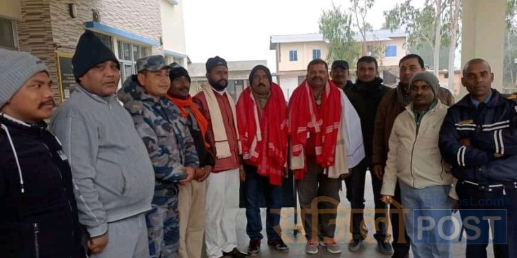 ईलाका प्रहरी कार्यलय  बोदे बर्साईनको प्रमुख प्रहरी नायब निरीक्षक अयोध्या शरनलाई सम्मान गर्दै विदाई