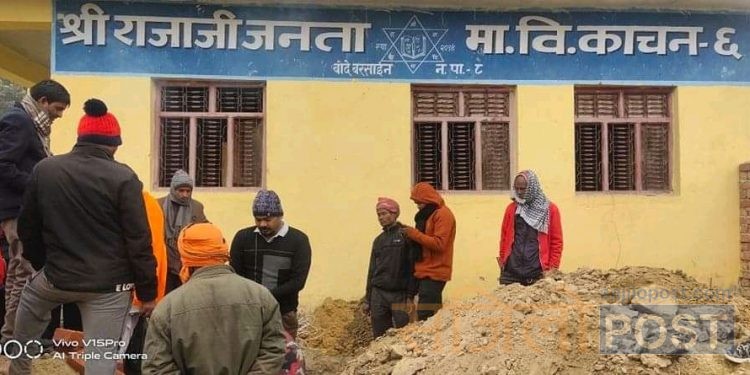 सप्तरीको :बोदे बर्साईन नगरपालिका-८ काचनमा श्री राजाजी जनता माध्यमिक बिद्यालय  दुई कोठे भवन र गेट निर्माणको शिलान्यास