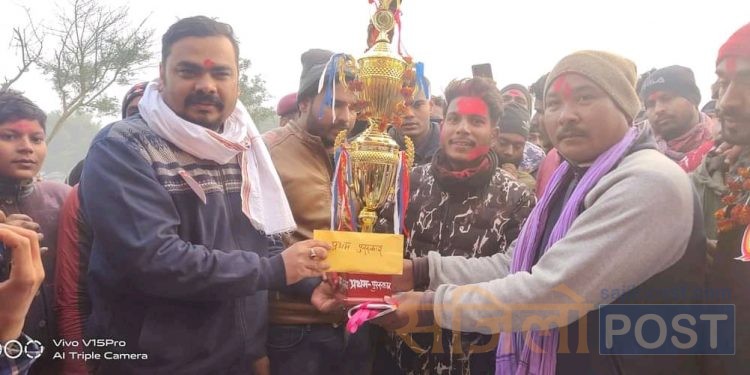 सप्तरीको बोदे बर्साईन नगरपालिका वार्ड न०६ प्रीतमपुरमा टि-20 मेयर क्रिकेटकप खेलमा भाटिन-सिल्हटको जीत