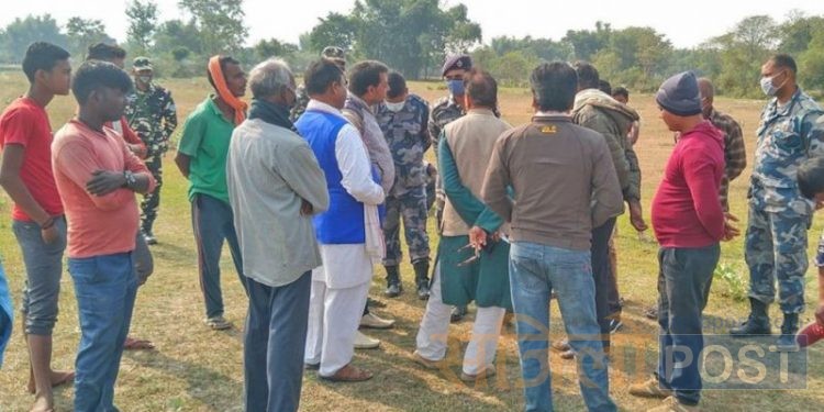 सप्तरीको डाक्नेश्वरी नगरपालिका ६ स्थित कठौना–पातो लिंक रोडमा पर्ने खडक खोलाको पुल निर्माण कार्यमा भारतीय सुरक्षाकर्मीको अवरोध