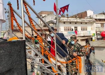 सिरहामा प्रधानमन्त्रीलाई कालोझण्डा देखाईयो