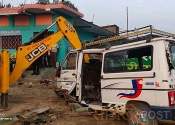 सप्तरीको बोदे बर्साईन नगरपालिकामा तिव्र गतिमा रहेको विङ्गर गाडी अन्यत्रित भई दुर्घटना हुँदा दर्जनौं घाइते