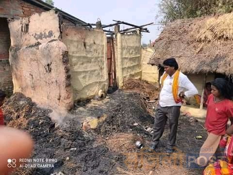 नवराजपुरमा आगलागीबाट लाखौंको धनजन जलेर नष्ट;जसपा नेता शिवउदगार द्वारा उद्धार