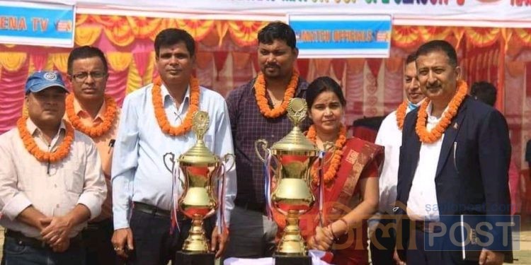 सप्तरीको राजविराजमा आयोजित मेयर कप सप्तरी प्रिमियर लिगको उद्घाटन खेलमा रुपनी राईडर्सकाे विजयी सुरुवात