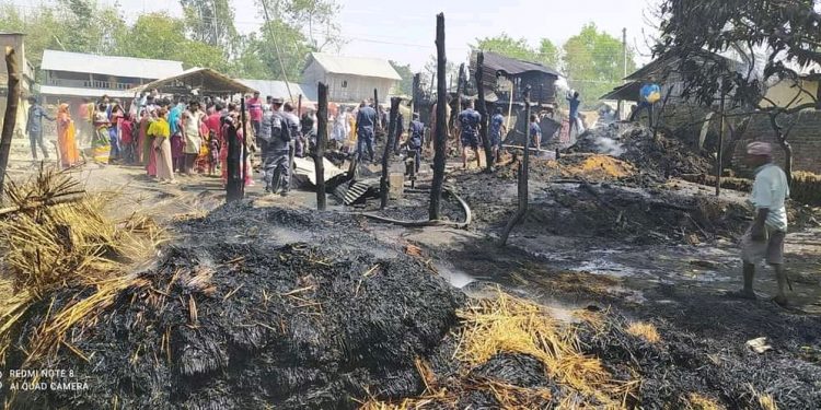 सप्तरीमा तीनवटा घरमा आगलागी हुँदा लाखौंको क्षति