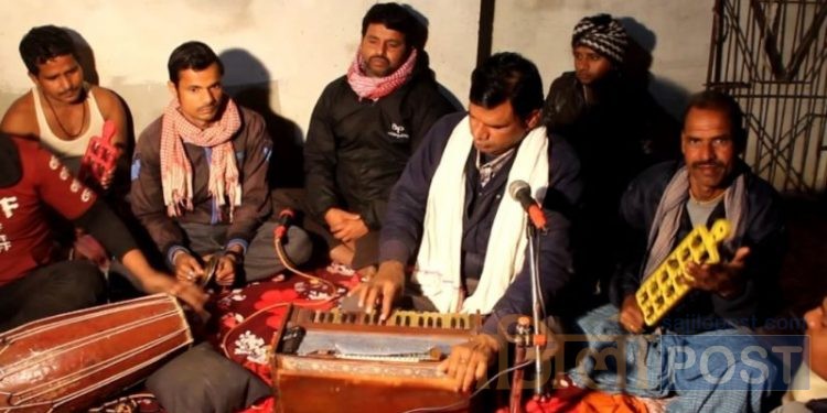 होली आयो, तर न जोगिरा सुनिन्छ न मृदङ्ग र ढोलक नै बज्छन्