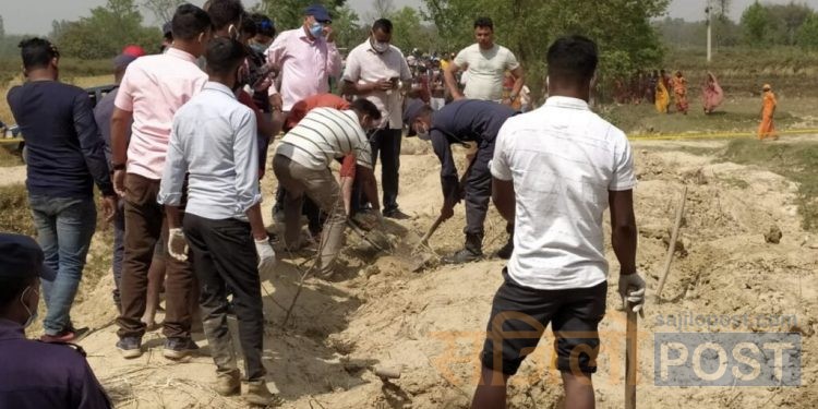 महोत्तरीको पिपरा मा दुई ओटा शव फेला, बेपत्ता झा दम्पतीको हुन सक्ने आशंका