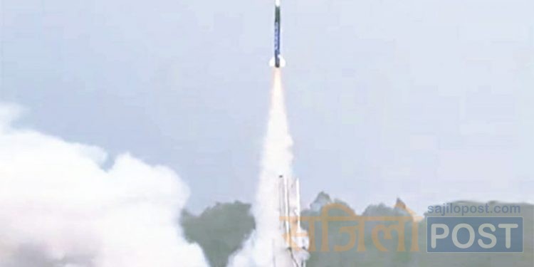 नेपाली विद्यार्थीले बनाएको गरिड रकेट डेढ सय मिटरमाथिबाट धनुषामा प्रक्षेपण