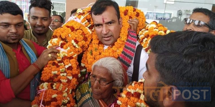 मास्टर सेफका उपविजेता सन्तोषलाई जनकपुरधाममा भव्य स्वागत
