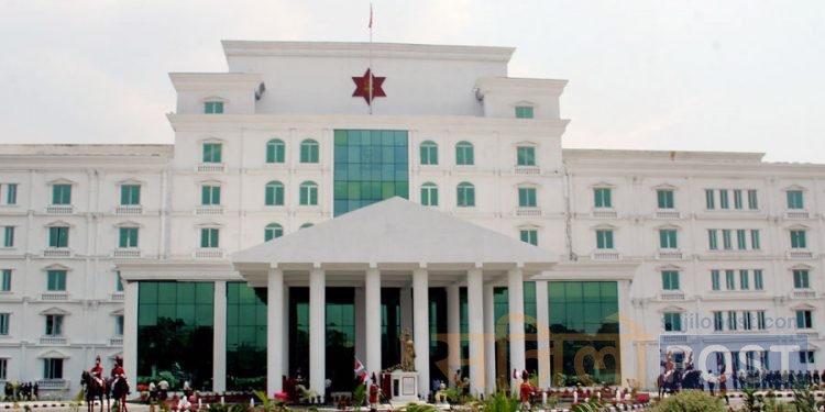 सिरहामा जर्नेल कार्कीको यौनकाण्डका कारण जर्नेल कार्कीसहित दुई महिला सैनिक पनि बर्खास्तीमा