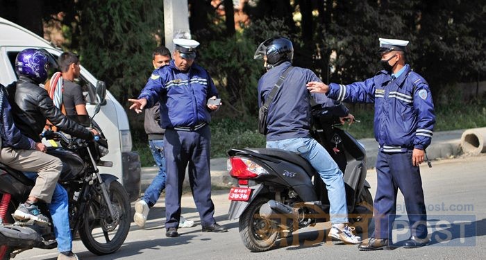 सिरहामा ट्राफिक नियम उल्लङ्घन गर्ने ८५० भन्दा बढी सवारीसाधन कारबाहीमा