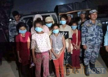 भारतको सीतामढीमा भेटिएका महोत्तरी धर्मपुरका सातजना किशोरीलाई परिवारको जिम्मा लगाइयो
