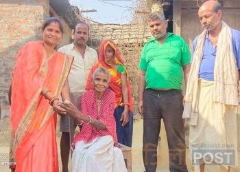 सप्तरीको बोदे बर्साईन नगरपालिकाको उप-प्रमुख रन्जु साह द्वारा वृद्वलाई आर्थिक सहयोग