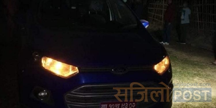 सिरहाको लहानमा डकैती गरि लुटेराहरुले लगेको गाडी सिरहाको बेल्हामा फेला