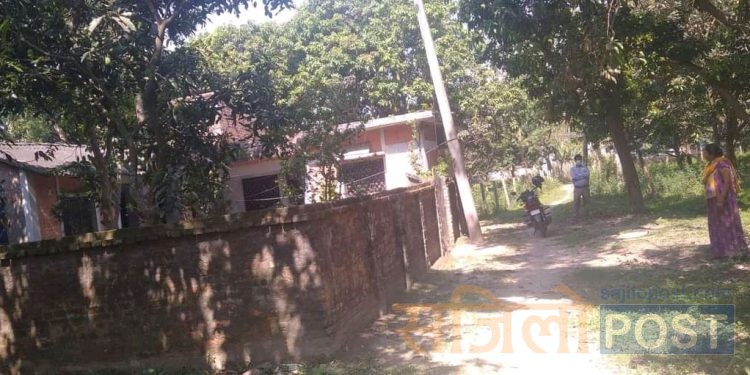 बाटो अभाबमा रुमलिएको बस्तीमा सास्ती भोग्दै जनता