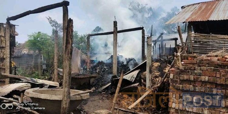 सप्तरीको डाक्नेश्वरीमा नपा-१० रन्जितपुरमा आगलागी हुँदा पाँच घर नष्ट र लाखौंको छती