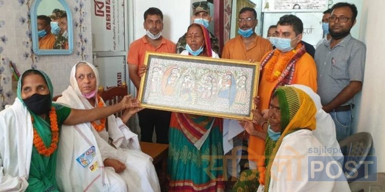 प्रदेश २ प्रदेश प्रमुख अहिराजद्वारा मिथिलाका कलाकारहरुलाई सम्मान