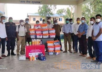 कोभिडबाट जोगिन समग्रद्वारा प्रहरी र बोदे बर्साईन नगरपालिकाको स्वास्थ शाखा लाई स्वास्थय सामग्री प्रदान