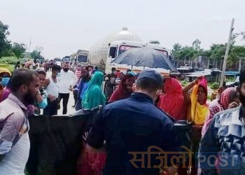 सप्तरीमा एउटै ट्यांकरले २ मोटरसाइकललाई ठक्कर दिँदा २ बालिकाको ज्यान गयो,तीन जना घाइते