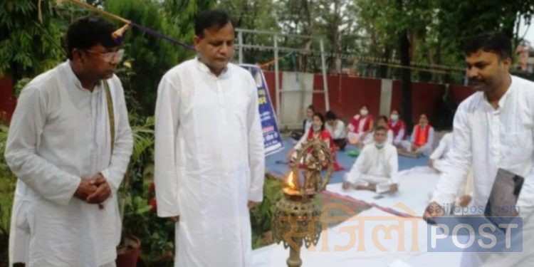 सातौ अन्तराष्ट्रिय योग दिवसको अवसरमा मुख्यमन्त्री लालबाबु राउतद्वारा सात दिवसीय योग शिविरको उदघाटन 