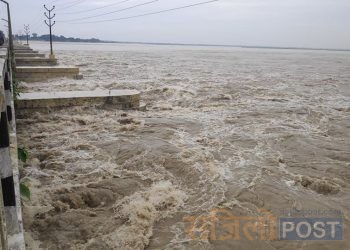 लगातारको वर्षाले पानी बढेपछि कोशी ब्यारेजको १२ ढोका खुला