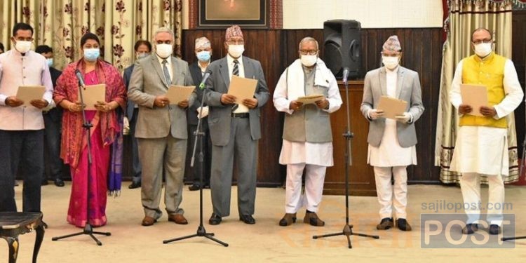 ब्रिफिङ लिन नभ्याउँदै ओलीले बनाएका जसपाका ११ सहित २० जना मन्त्रीहरु भए पदमुक्त