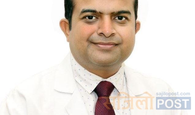 यूएईमा नेपाली डाक्टर रविन्द्र यादवले पाए गोल्डेन भिसा