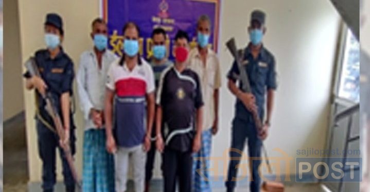 सप्तरीको लालपट्टी टाेलमा दुई पक्षबीच झड्प हुँदा एक जनाको ज्यान गएको घटनामा संलग्न पाँच जना पक्राउ