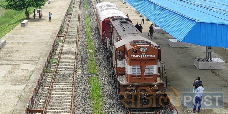 बहुप्रतिक्षित जनकपुर–जयनगर रेल्वे ट्रयाकको सफल परीक्षण,परीक्षणका क्रममा धनुषामा रेलले किच्यो खसीबाख्रा