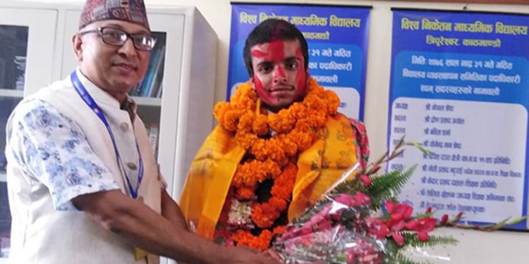धनुषाका आशिक झा एमबीबीएस प्रवेश परीक्षामा ११ हजार विद्यार्थीलाई पछि पार्दै बने सर्वोत्कृष्ट