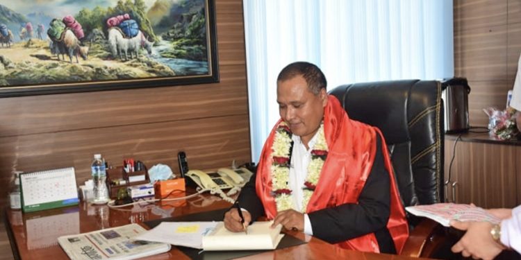 नेपाल विद्युत प्राधिकरणको कार्यकारी निर्देशकमा कुलमान घिसिङद्वारा पदभार ग्रहण, कर्मचारीले भव्य स्वागत