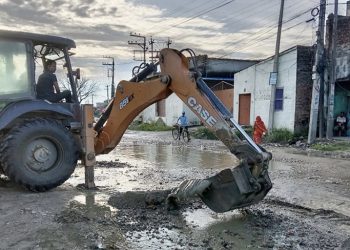 जनकपुरधाममा स्थानीयको प्रदर्शनपछि जनकपुरधामको पुल्चोकमा सडक मर्मत शुरु