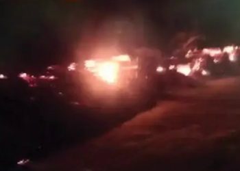 भारतको असममा सात ट्रकमाथि आगजनी, पाँच ड्राइभर जिउँदै जले