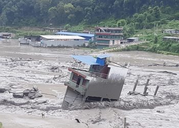 मेलम्चीले फेरि ७ वटा घर बगायो