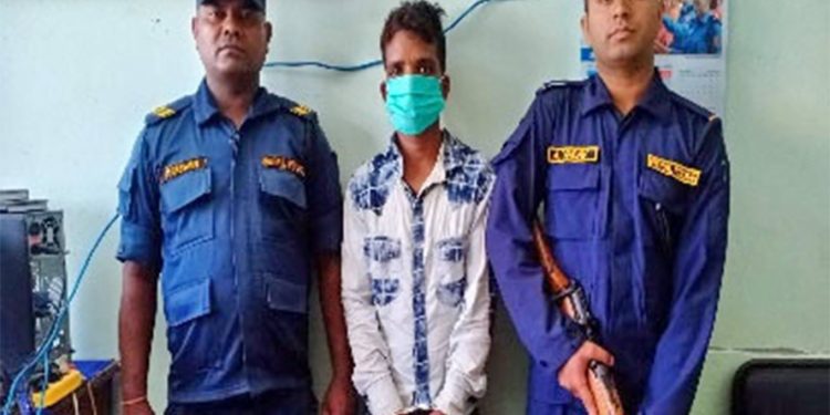 सर्लाही : आफ्नै दाइसँग झ ग डा गरिरहेका युवकबाट पेस्तोल बरामद