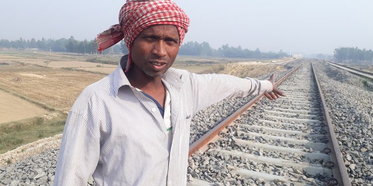 न गुड्यो रेल, न किसानले पाए मुआब्जा