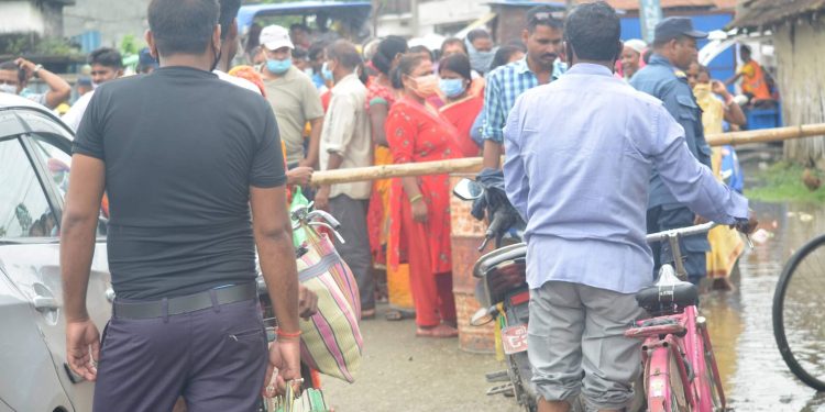 खुल्ला सिमानाकाबाट हुने असुरक्षित आवतजावतले संक्रमणको जोखिम उच्च